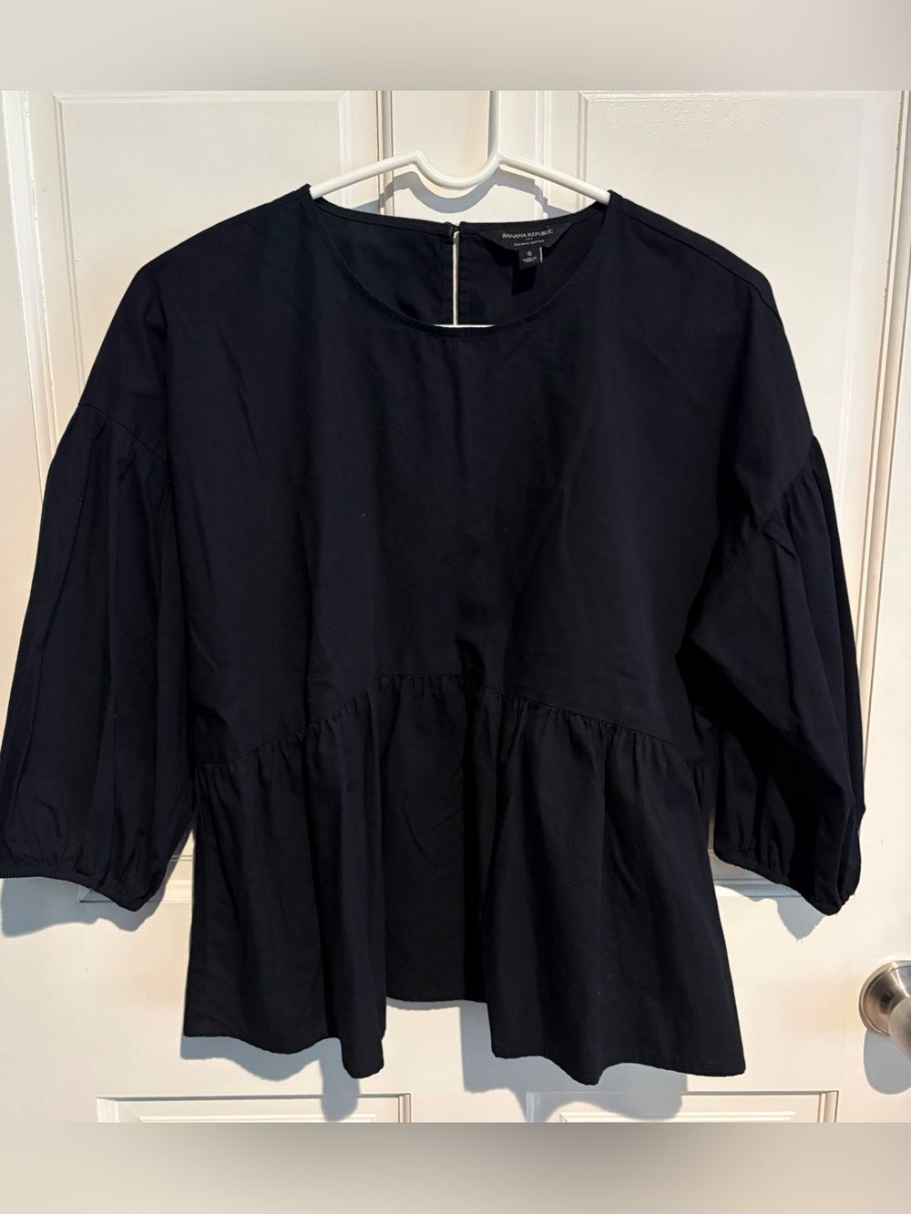Banana Republic Organic Cotton Black Balloon-Sleeve Peplum Blouse, Small